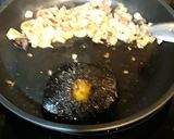 Foto del paso 2 de la receta Lechuga al vapor con cebolla y champiñones