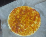 Foto del paso 1 de la receta: Pizza con champiñones, chistorra y aceitunas negras