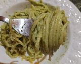 Foto del passaggio 6 della ricetta Spaghetti all'aspro di limone con crem verde di rucola e anacardi croccanti