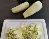 Foto del passaggio 1 della ricetta Tortino di zucchine in sfoglia