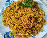 Foto langkah ke 5 dari resep Mie Goreng Bawang Putih.