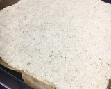 Foto del paso 3 de la receta: Pizza de jamón y rulo de cabra con base de coliflor
