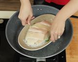 Foto langkah ke 4 dari resep Ikan Steam Bawang Putih Devina Hermawan.