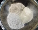 A picture of step 2 of Bedmi Puri.