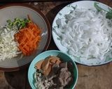 Foto langkah ke 1 dari resep Kwetiau Basah Masak Simple.