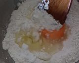 Foto langkah ke 2 dari resep Salted Egg Donat Mochi, Topping Keju & Ebi.