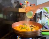 Foto langkah ke 3 dari resep Malaysian Chicken Curry (ayam kari melayu).
