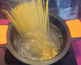 Foto del paso 1 de la receta: Pasta de espaguetis en salsa de ajo