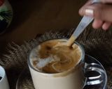 फेसाळलेली हाॅट काॅफी (Hot Coffee Recipe In Marathi) रेसिपी स्टेप 5 फोटो 