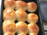 Bread rolls or buns bread