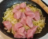 Foto del paso 2 de la receta: Salteado de pavo con champiñones al pimentón