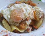 Foto del paso 5 de la receta: Huevos Rotos con pulpo y gambas🥔🥚🦐🐙