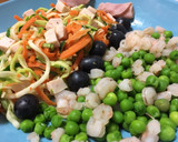 Foto del paso 3 de la receta: Noodles de calabacín y zanahoria con verduras y gambas