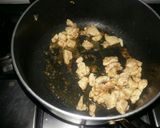 A picture of step 2 of Chicken vegetable Maggi.