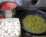 A picture of step 1 of Matar paneer.