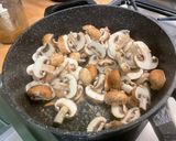 Une image de l'étape 13 de Sauté de veau aux champignons bruns.