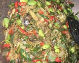 Foto langkah ke 4 dari resep Ikan asin oseng petai.