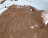 Foto langkah ke 9 dari resep Mini Dark Choco Chiffon Cake.