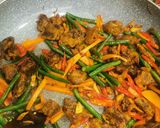 Foto langkah ke 7 dari resep Daging kunyit goreng simple.