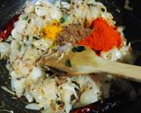 A picture of step 4 of Raw Cashew Curry.