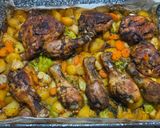 Tepsis csirkecombok zöldségágyon recept fázis 12 fotója