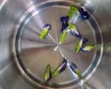 Foto langkah ke 1 dari resep Butterfly Pea Lemon Tea.