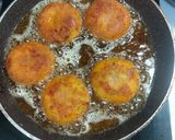 A picture of step 4 of Chicken stuff potato cutlets.