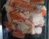 Foto langkah ke 1 dari resep Kaldu ikan salmon untuk mpasi.