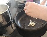 Foto del paso 5 de la receta: Tortellinis en salsa con tomate y espinacas