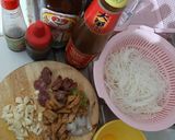 Foto langkah ke 1 dari resep Bihun goreng lapchiong.