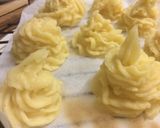 Foto del paso 2 de la receta: Patatas duquesa con teja de mozzarella