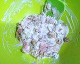 Foto del paso 11 de la receta: Batbout rellenos de salchichas y otros de ensalada variada