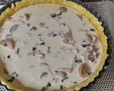 Foto del paso 10 de la receta: Quiche de Champiñones, cebolla de verdeo, panceta y jamón
