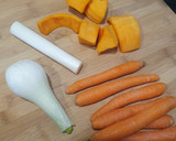 Foto del paso 1 de la receta: Crema de calabaza y zanahoria