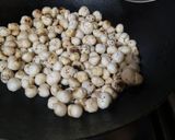 A picture of step 1 of Roasted Makhana Masala (Fox nuts).