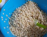 Foto langkah ke 2 dari resep Kacang Bawang Gurih Renyah.