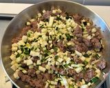Foto del passaggio 7 della ricetta Orecchiette con zucchine e salsiccia