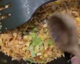 Foto langkah ke 5 dari resep Nasi Goreng Suka-Suka.
