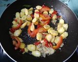 Foto langkah ke 3 dari resep Tumis Sarden Putren.