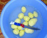A picture of step 1 of Viazi Karai.