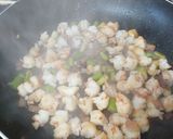 Foto del paso 2 de la receta Arroz tika-masala con gambón y ajetes