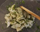 Foto del paso 1 de la receta: Ensalada de migas de bacalao al vapor