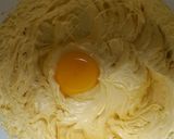 Foto langkah ke 2 dari resep Kastangel keju 1 telur #beranibaking.