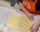 A picture of step 8 of Steak and kidney pie.