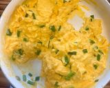 A picture of step 5 of Moms Perfect Scrambled Eggs 🥚.