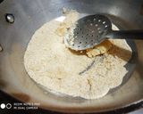 A picture of step 2 of Semolina Halwa.