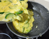 Foto del paso 7 de la receta: Tortilla de patatas y calabacín