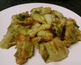 Foto del paso 3 de la receta Pencas y hojas de coliflor a la romana
