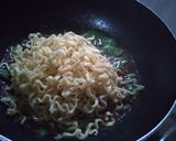 Foto langkah ke 4 dari resep Mie Goreng Nyemek.