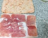 Foto del paso 1 de la receta: Torta de aceite sin gluten untado con tomate y jamón serrano